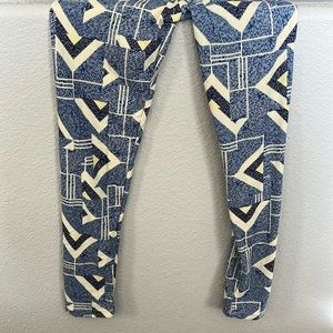 Gently used Lularoe soft leggings from
Smoke free home